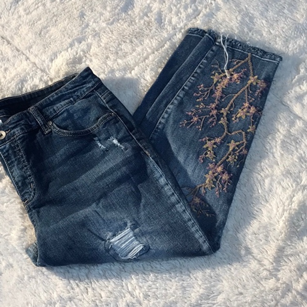 Terra & Sky Dark Blue Cropped Jeans with Floral Embroidery